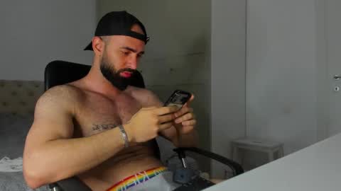 MichaelEvansx online show from May 9, 11:06 pm
