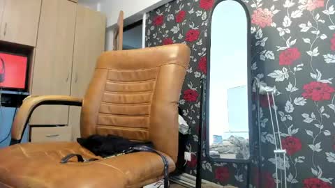 michaelragnar90 online show from April 29, 9:25 am