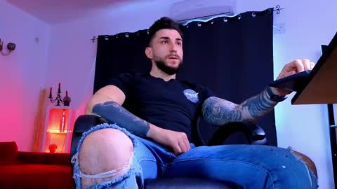 MightyAaron online show from May 14, 4:10 am