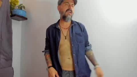 Miguel Angel online show from May 23, 3:50 pm