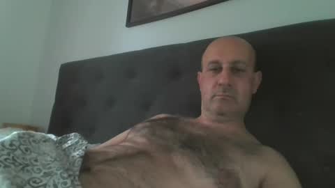 mikael_r52 online show from June 5, 6:52 am