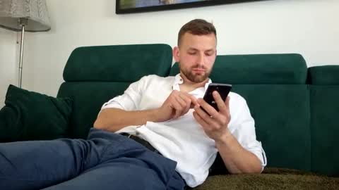 mikhael767676 online show from April 24, 6:27 am