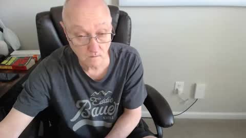 millenium0129 online show from May 14, 5:11 pm