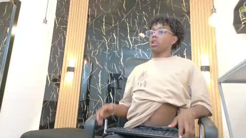   MILO  online show from July 15, 4:52 am