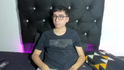 milogm_ online show from July 23, 7:11 pm