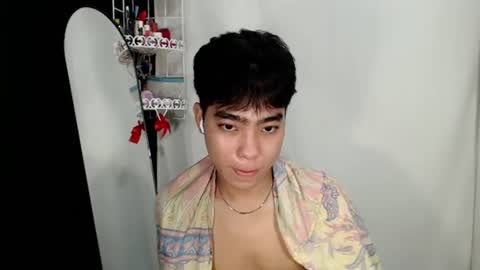 mingkla_man online show from June 11, 7:39 am