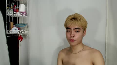 mingkla_man online show from May 6, 6:41 pm