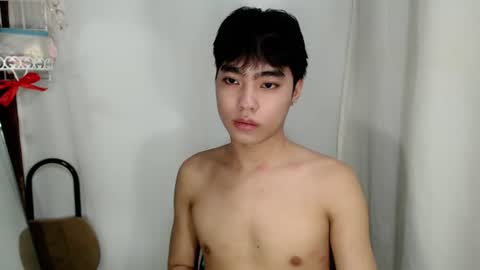 mingkla_man online show from June 29, 1:45 am