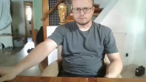 moe alias mnebram online show from July 18, 2:33 pm