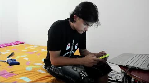 monky_0002 online show from May 3, 8:55 pm