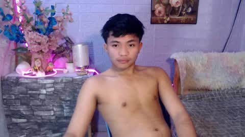 mostwantedtwink online show from August 4, 11:15 am