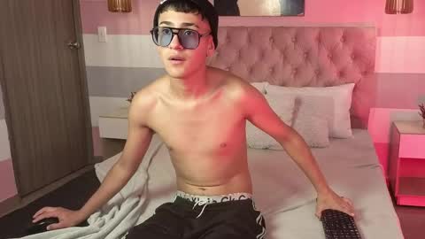 mr_fox69 online show from April 23, 8:11 pm