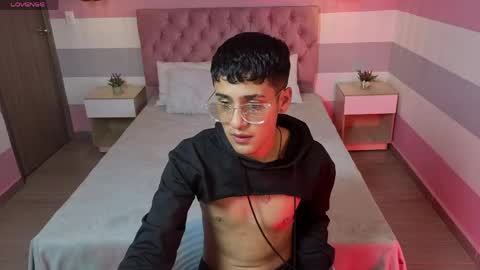 mr_fox69 online show from May 5, 9:26 pm