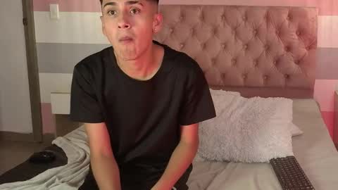 mr_fox69 online show from April 22, 8:13 pm