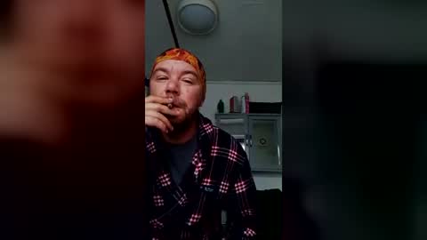 mr_i_ online show from June 17, 9:44 am