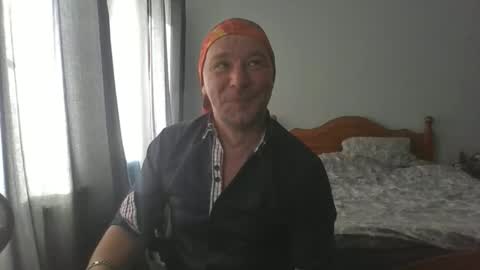 mr_i_ online show from May 11, 4:04 pm