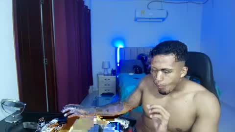mr_maximo online show from August 2, 4:00 am