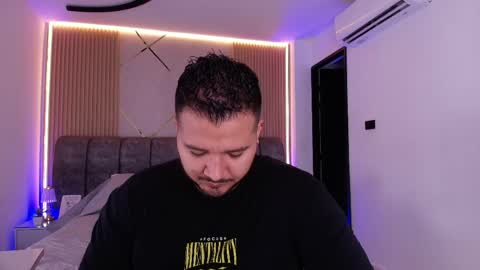 MIKEE online show from May 4, 3:19 am