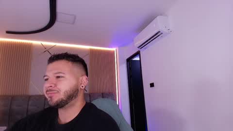MIKEE online show from May 1, 3:10 am