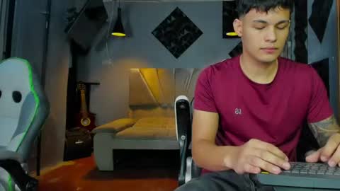 mr_mois online show from July 28, 8:52 pm