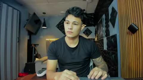 mr_mois online show from August 2, 1:16 am