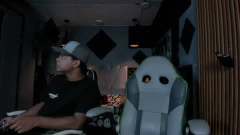 mr_mois online show from July 8, 7:34 am