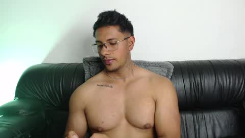 AARON online show from May 15, 5:59 am