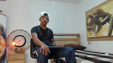 mr_stiven_ online show from May 19, 3:24 am