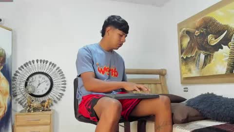 mr_stiven_ online show from May 4, 2:35 am