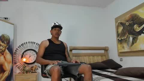mr_stiven_ online show from May 5, 2:46 am