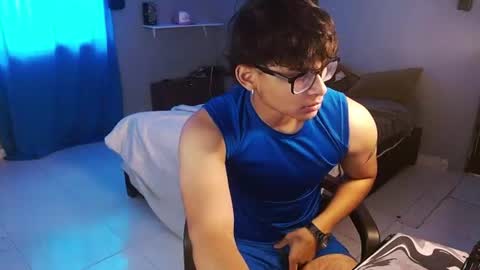 yisuz online show from July 11, 12:29 pm