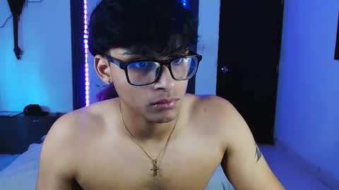 yisuz online show from June 3, 2:33 pm