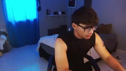 yisuz online show from July 15, 11:50 am