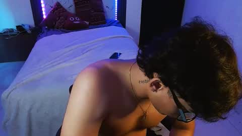 yisuz online show from June 4, 2:34 pm