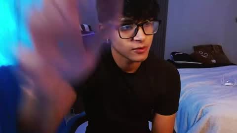 yisuz online show from July 20, 12:29 pm