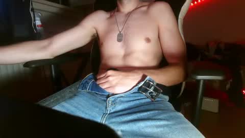 MrRogue online show from June 11, 6:39 pm