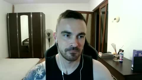 Victor online show from June 7, 8:05 pm