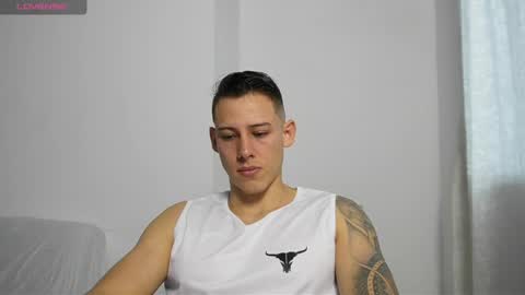 muscle_king_cum online show from April 29, 2:33 pm