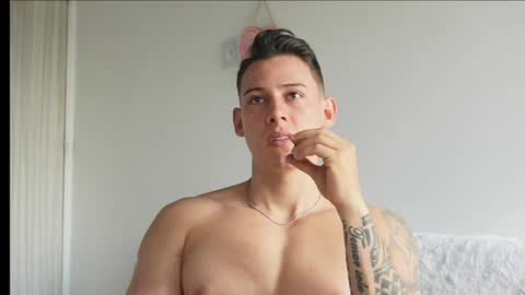 muscle_king_cum online show from May 12, 4:48 pm