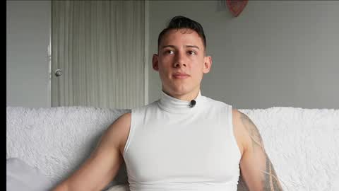muscle_king_cum online show from May 11, 4:04 pm