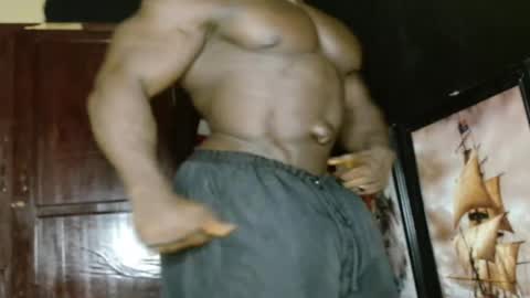 musclegod23 online show from June 3, 9:55 am
