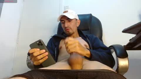 Im Mike online show from August 4, 9:15 am