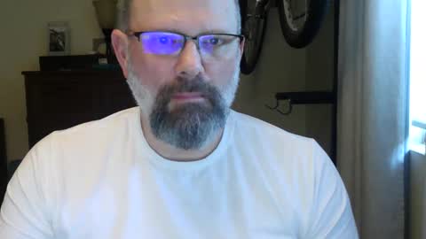 Just hanging out - No pressure online show from May 19, 2:07 am