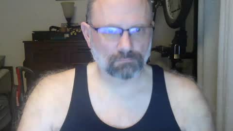 Just hanging out - No pressure online show from June 28, 6:19 am