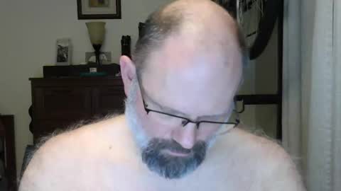 Just hanging out - No pressure online show from April 28, 6:07 am