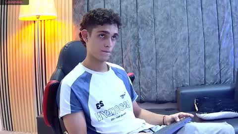 nathan_shimmer online show from May 15, 4:31 am