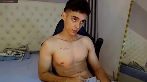 nathan_shimmer online show from April 30, 6:31 am