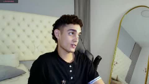 nathan_shimmer online show from May 7, 4:12 am