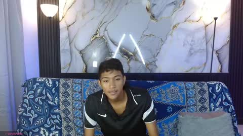 Jader  y  Esteban online show from May 8, 12:49 pm