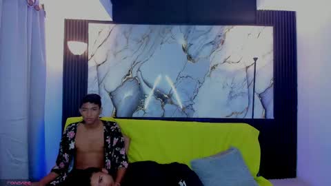 Jader  y  Esteban online show from May 4, 12:51 pm